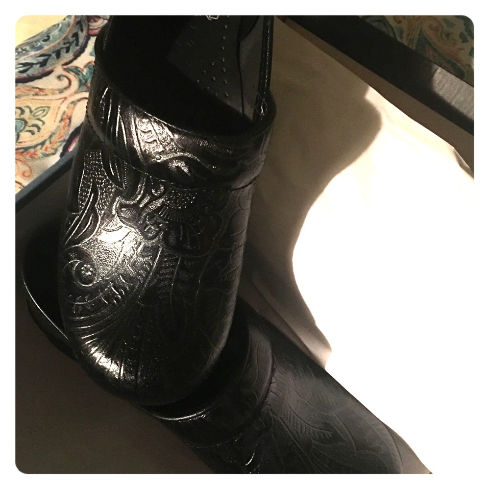 ***reduced***NIB DANSKO CLOGS